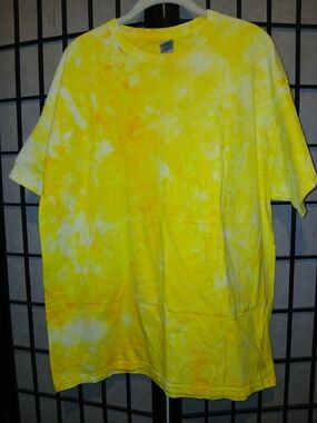 Gildan Yellow and White Tie-Dye Short Sleeve Tee